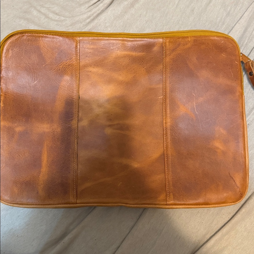 Floral and leather laptop case - Picture 4 of 4